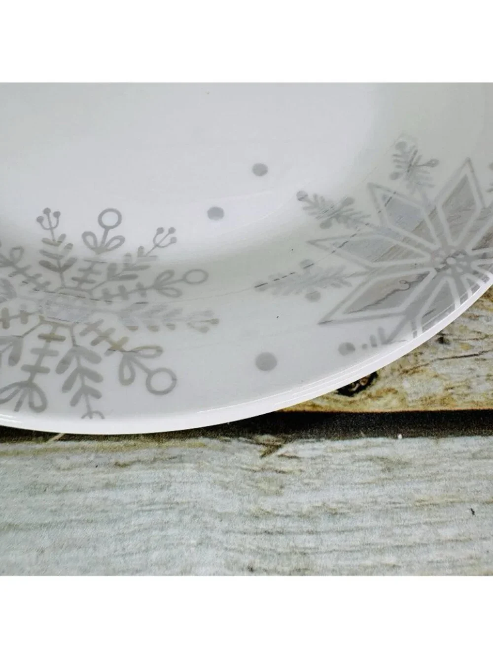 Royal Norfolk Greenbrier RNF129 SNOWFLAKES Gray Luster White Salad Plates Set 4
